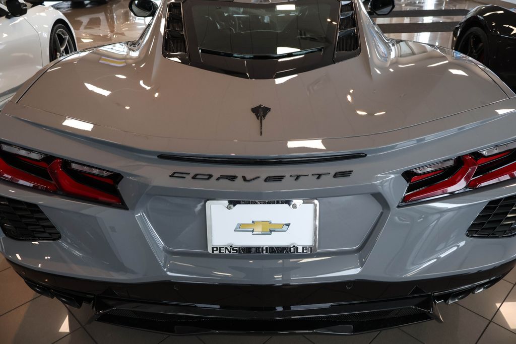 2025 Chevrolet Corvette Stingray 6