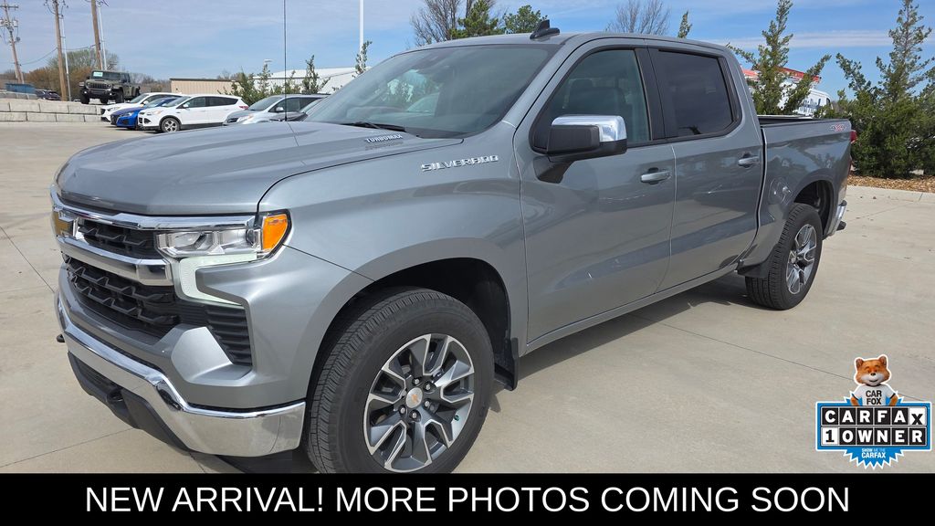 Sterling Gray Metallic 2025 Chevrolet Silverado 1500 LT Crew Cab 4WD Pickup Truck Four-Wheel Drive 8-Speed Automatic