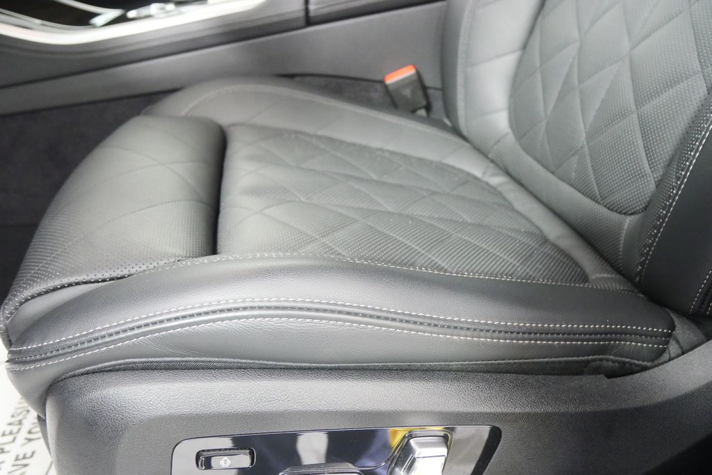 Thumbnail: 2025 BMW X5 - 10