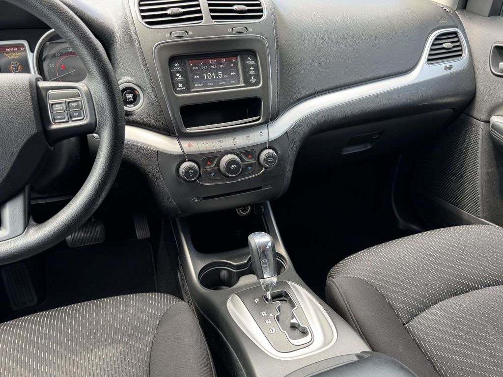 Used 2014 Black Dodge SXT image 3