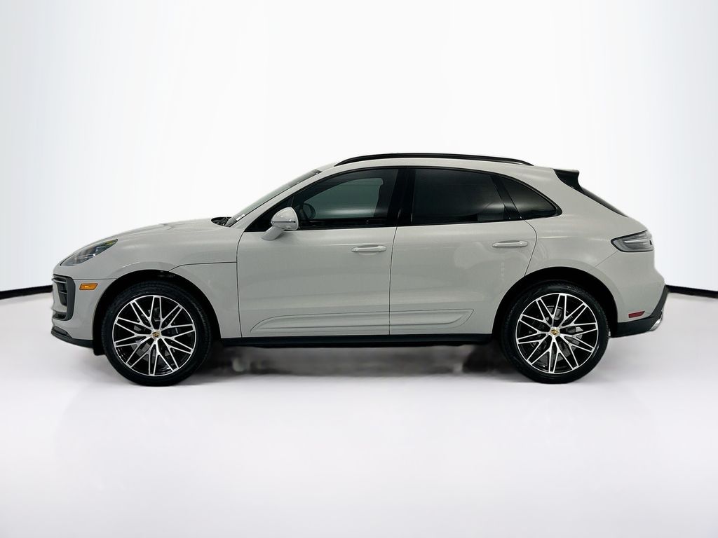 Thumbnail: 2026 Porsche Macan - 2