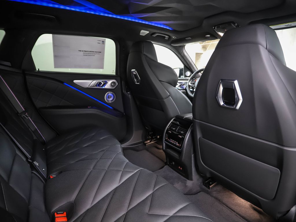 Thumbnail: 2026 BMW XM - 27