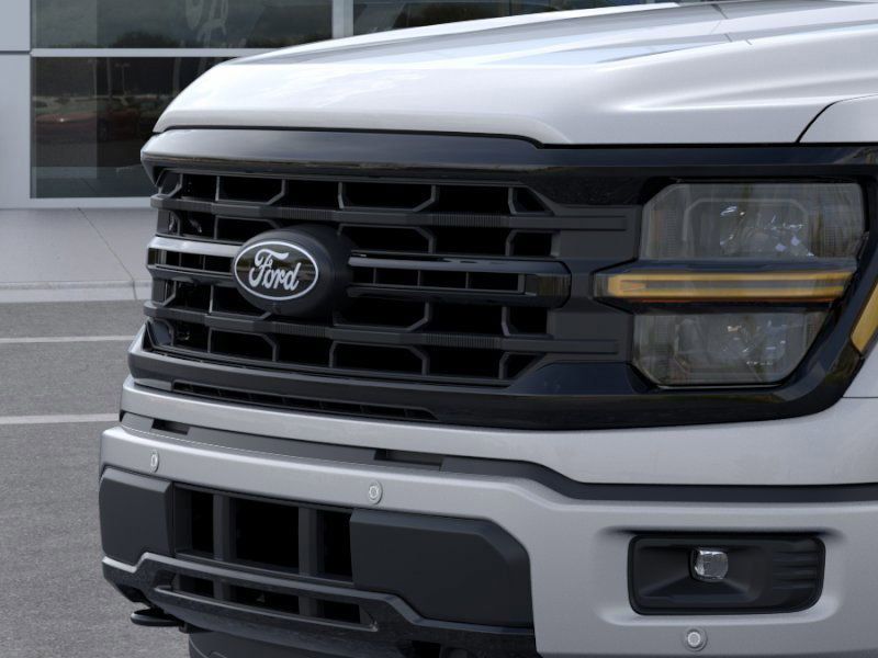 2025 Ford F-150 XLT photo 16