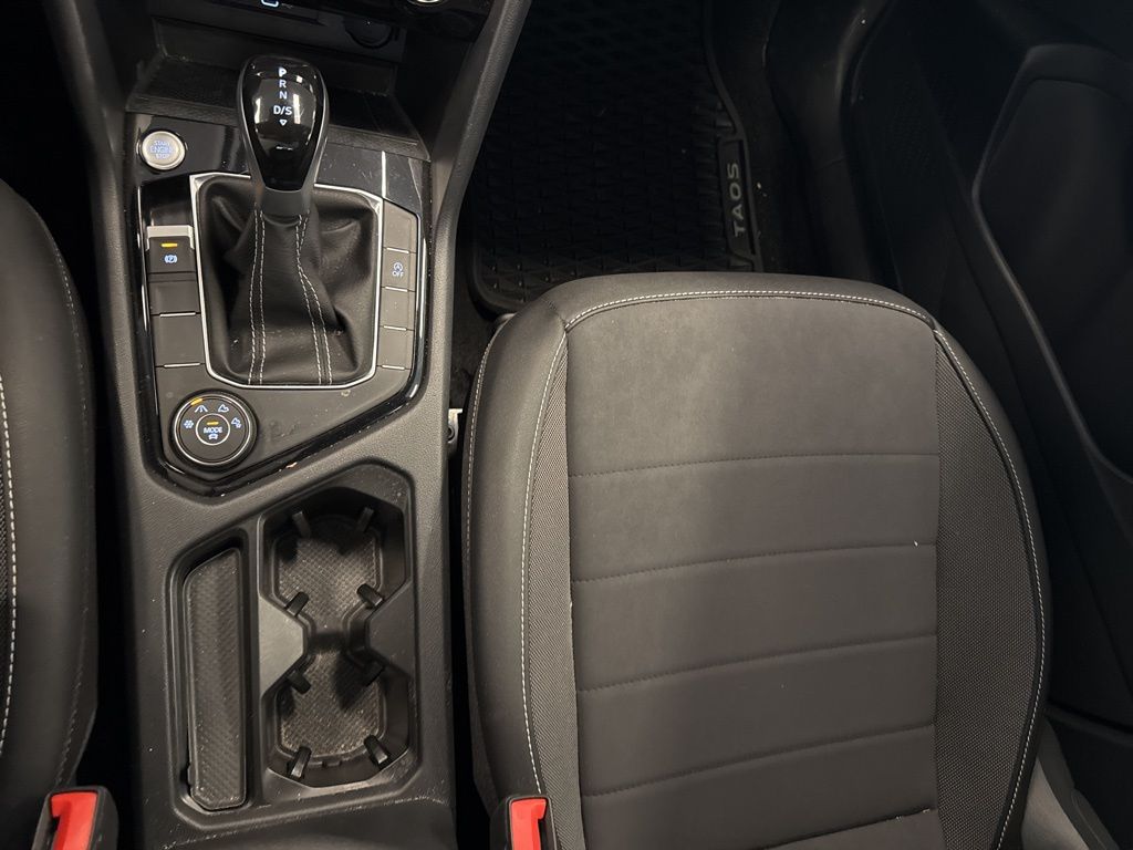2024 Volkswagen Taos SE photo 24