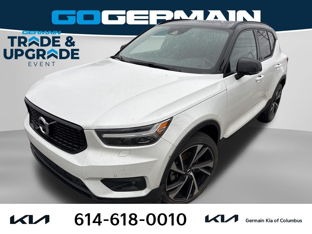 Crystal White 2021 Volvo XC40 T5 R-Design AWD SUV / Crossover All-Wheel Drive Automatic