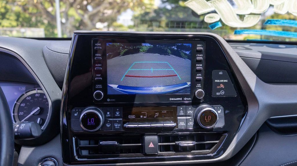 Used 2022 Toyota Highlander XLE 4D Sport Utility