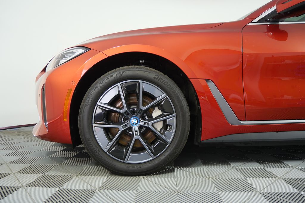2024 BMW i4 eDrive35 7