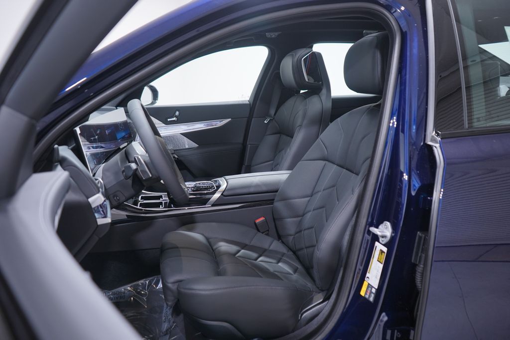 2025 BMW i7 eDrive50 7