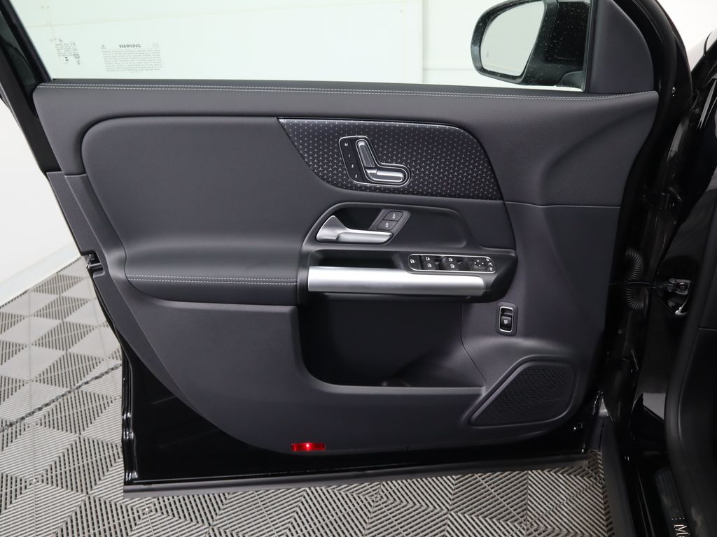 Thumbnail: 2025 Mercedes-Benz GLA - 24