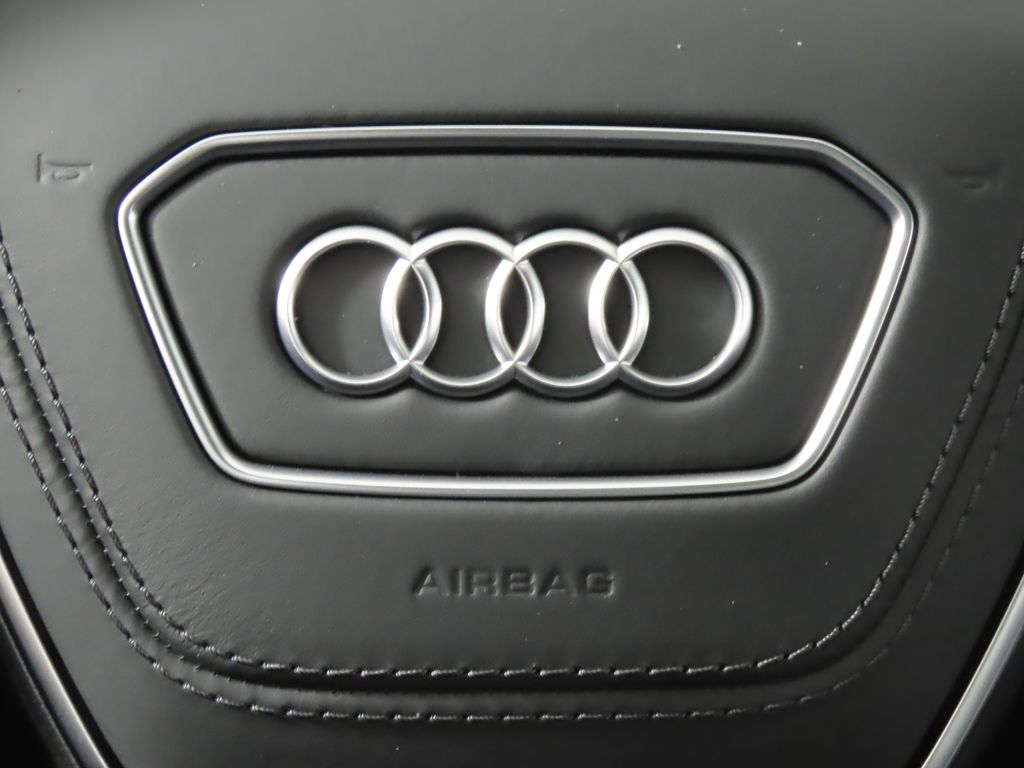 Thumbnail: 2025 Audi RS 6 - 15