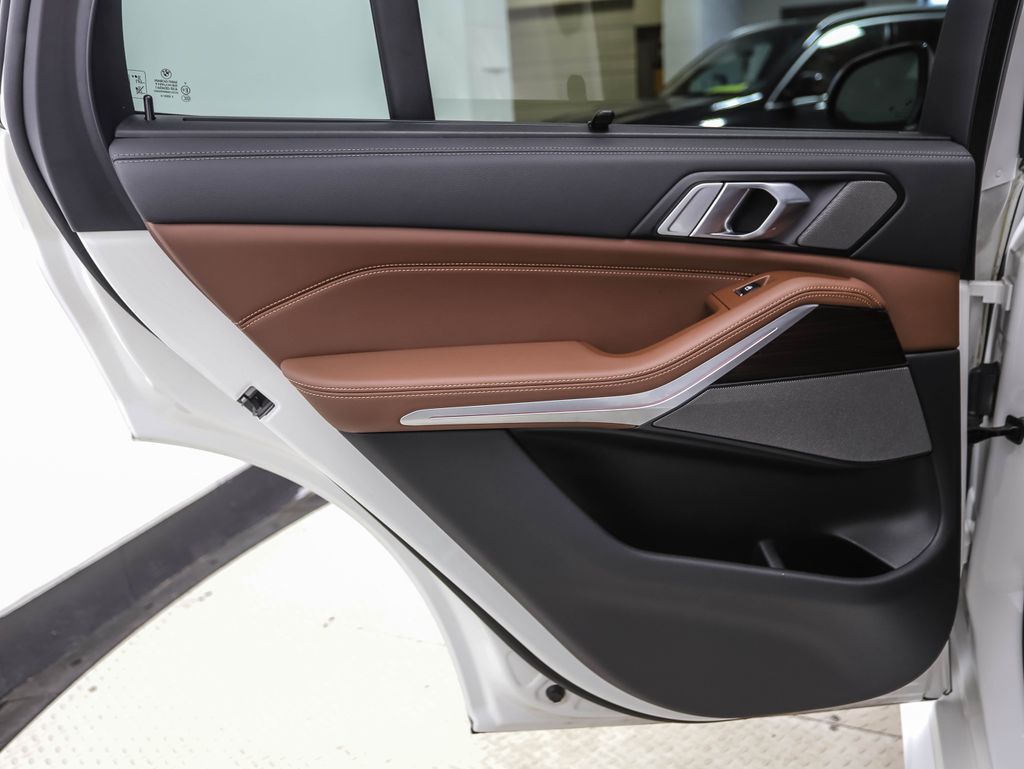 Thumbnail: 2023 BMW X5 - 20