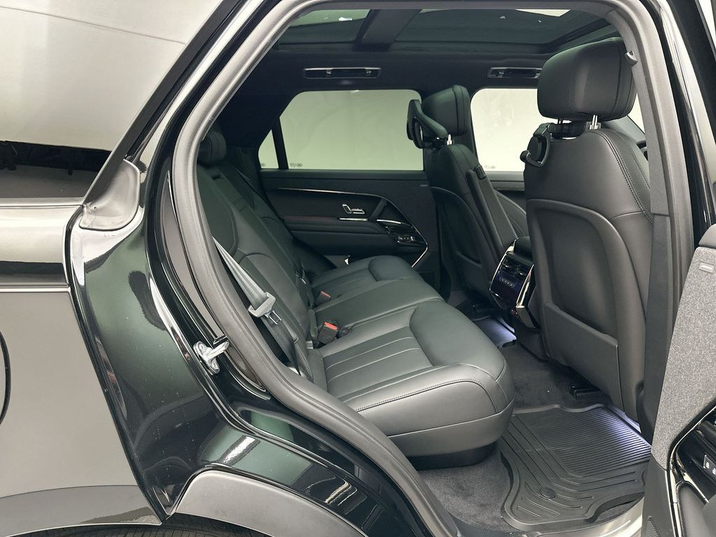 2025 Land Rover Range Rover Sport SE 6
