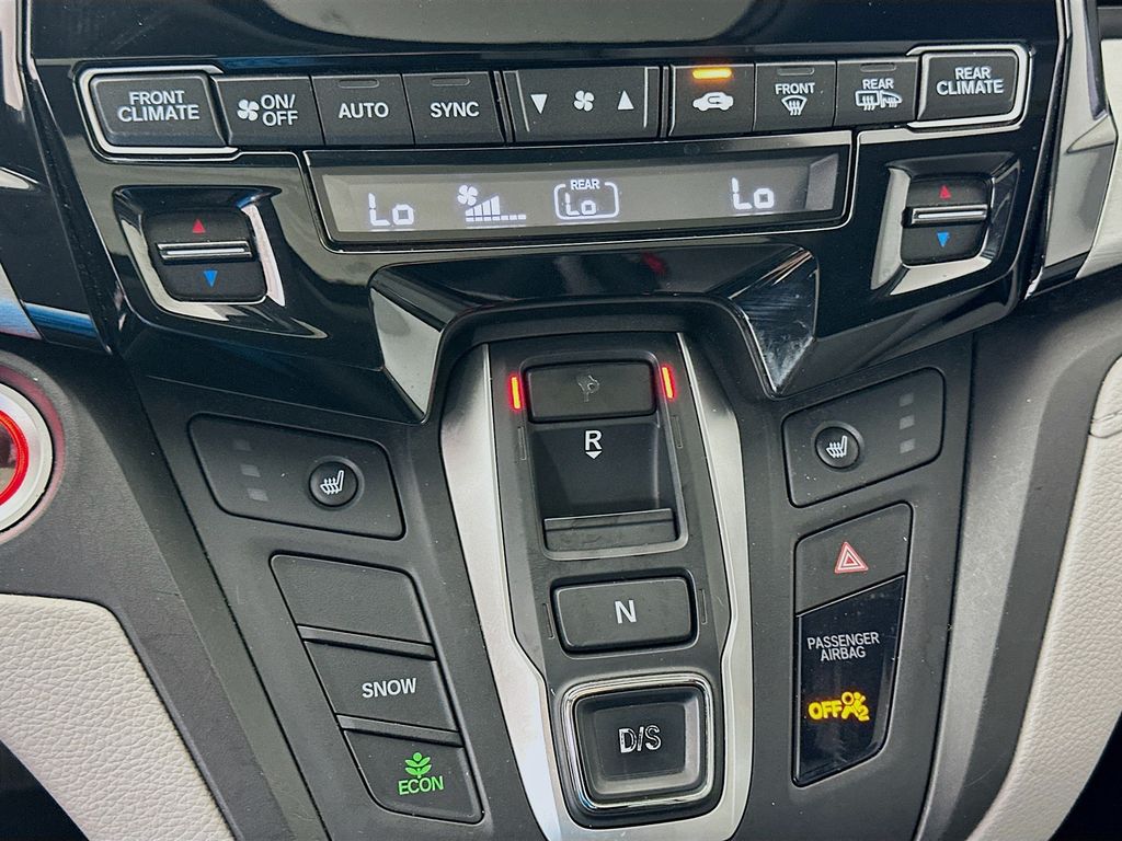 Thumbnail: 2018 Honda Odyssey - 15