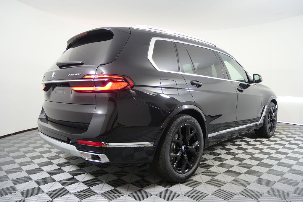 Thumbnail: 2026 BMW X7 - 3