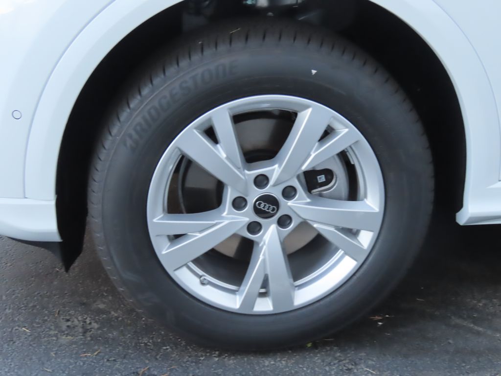 Thumbnail: 2025 Audi Q5 - 3