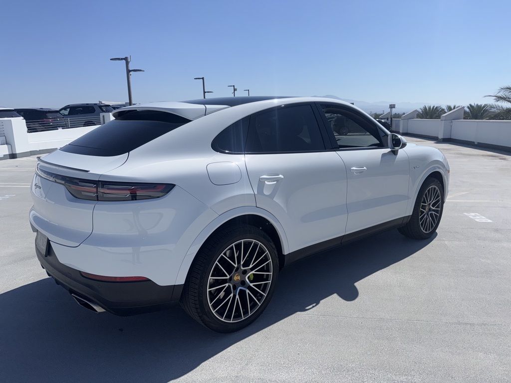 Thumbnail: 2021 Porsche  - 4