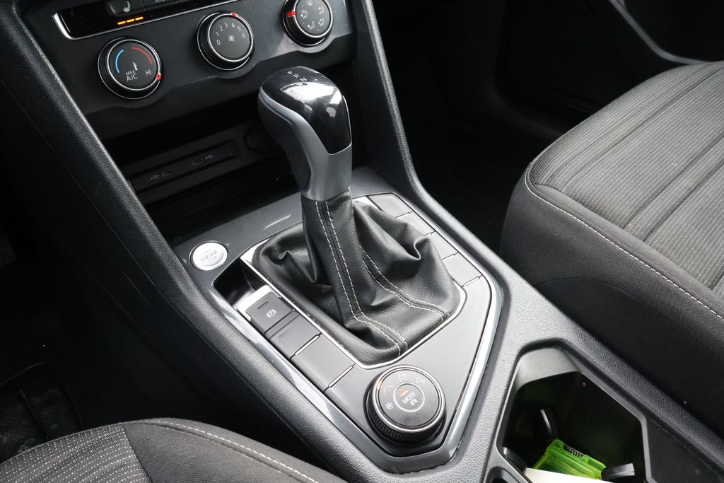 Thumbnail: 2022 Volkswagen Tiguan - 20