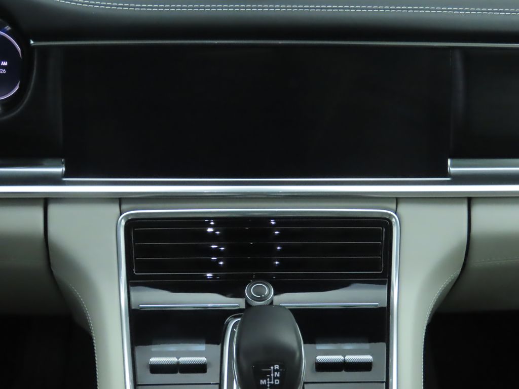 Thumbnail: 2022 Porsche Panamera - 14