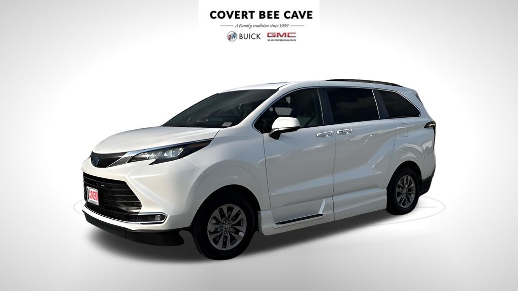 Used Car 2024 Toyota Sienna  Xle For Sale Under $80,000 In Austin, Texas