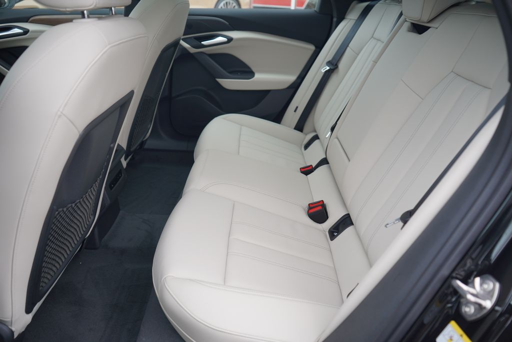 Thumbnail: 2025 Audi e-tron S - 7