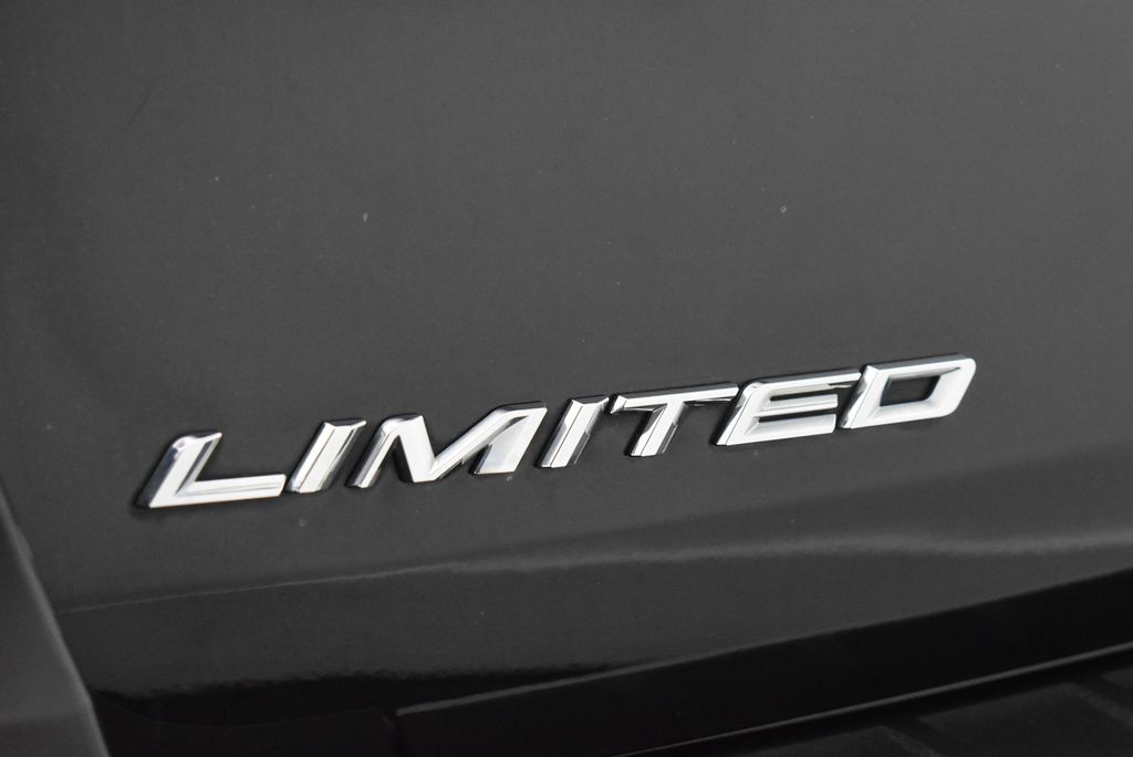 Thumbnail: 2022 Ford Explorer - 9