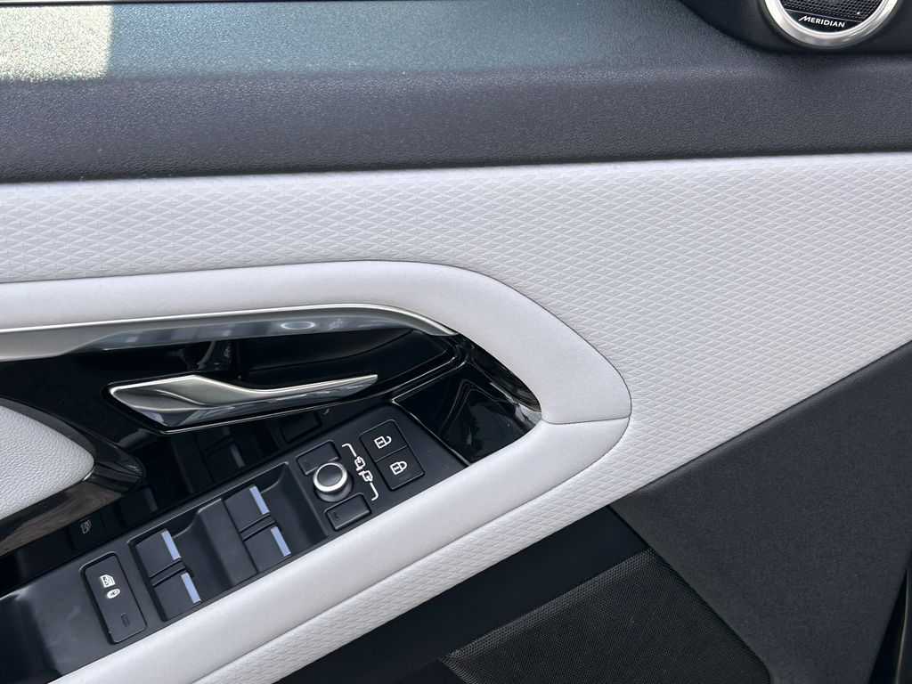 Thumbnail: 2021 Land Rover Range Rover Evoque - 12