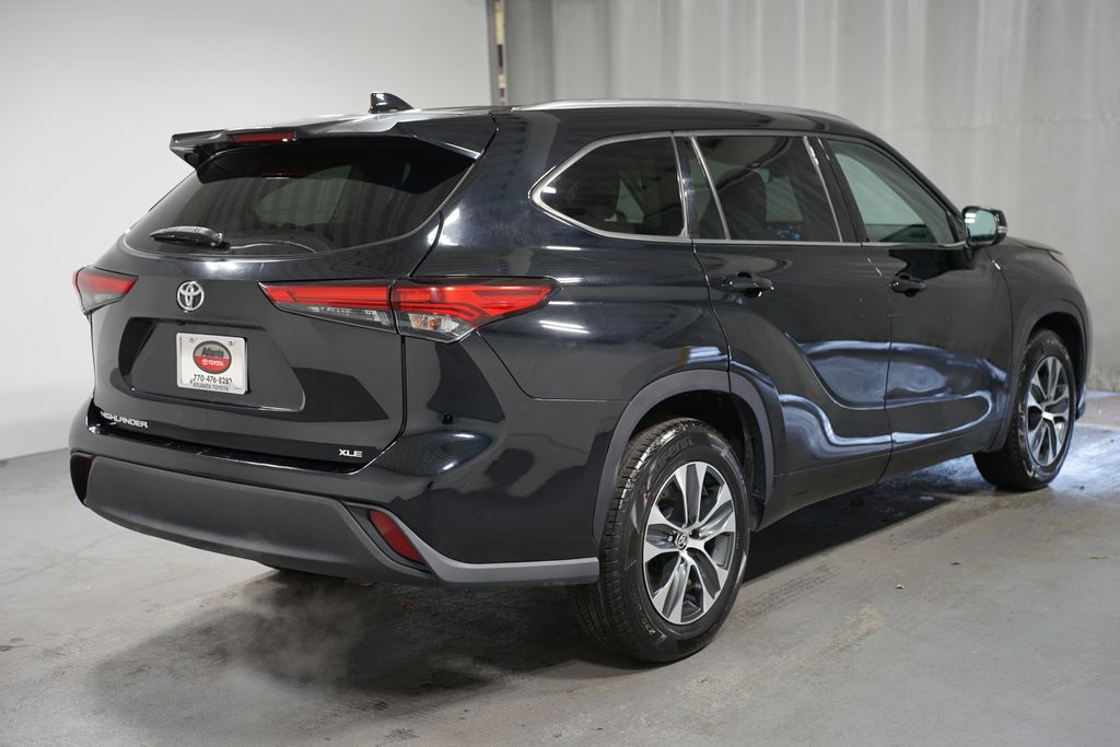 2021 Toyota Highlander XLE 8