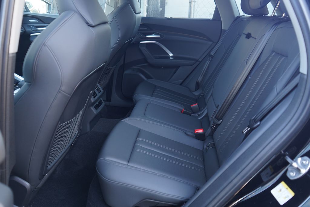 Thumbnail: 2025 Audi Q5 - 7