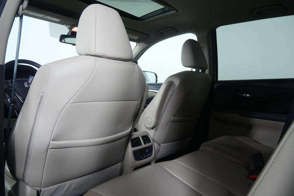 Thumbnail: 2018 Honda Pilot - 20