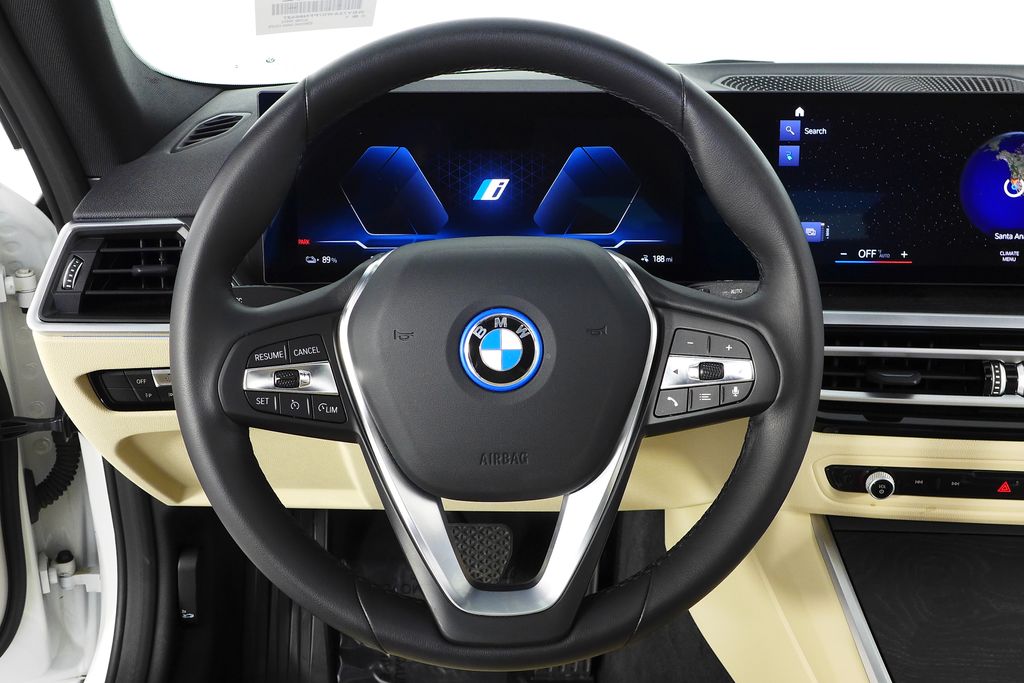 Thumbnail: 2023 BMW i4 - 27