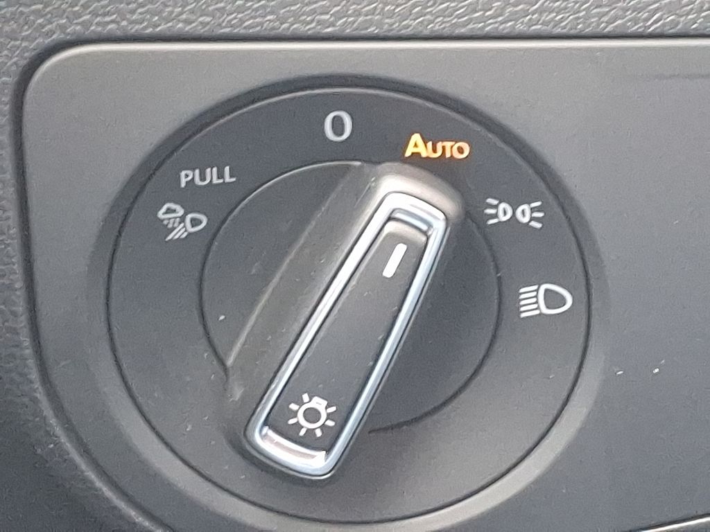 Thumbnail: 2022 Volkswagen Tiguan - 28