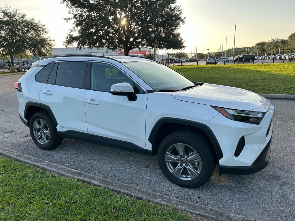 2024 Toyota RAV4 XLE 7