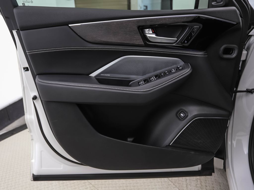 Thumbnail: 2025 Acura MDX - 9