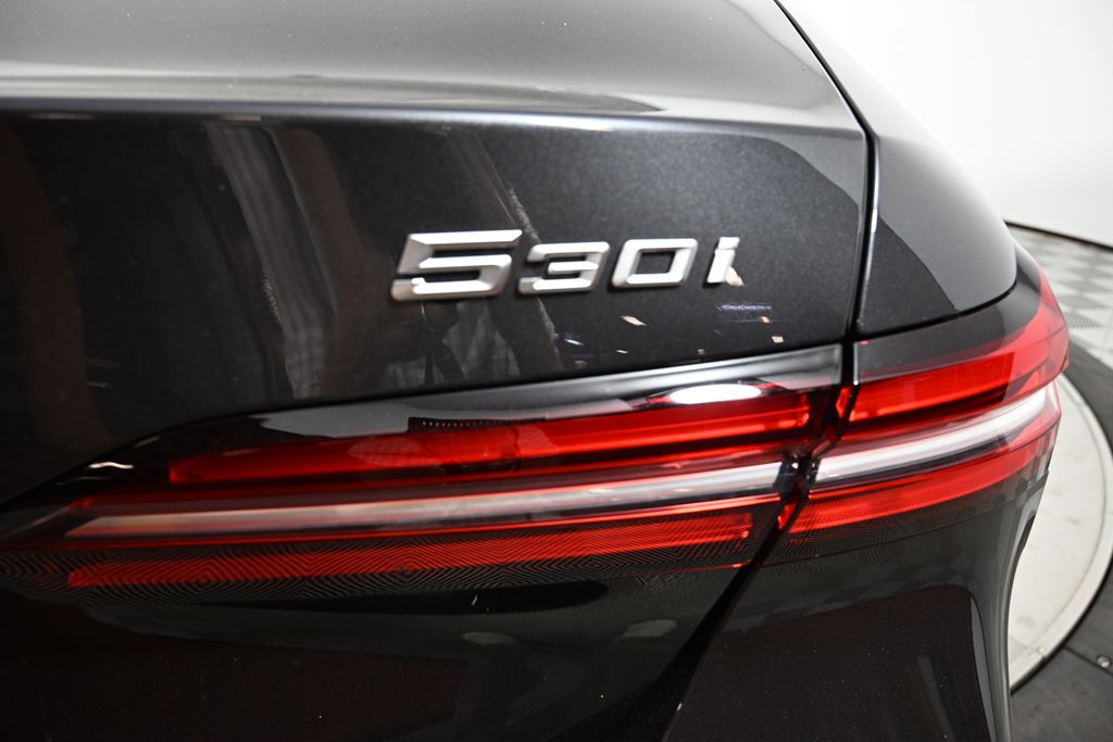 Thumbnail: 2026 BMW 5 Series - 11