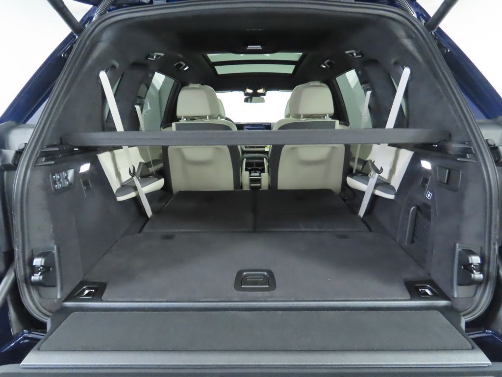 Thumbnail: 2026 BMW X7 - 31