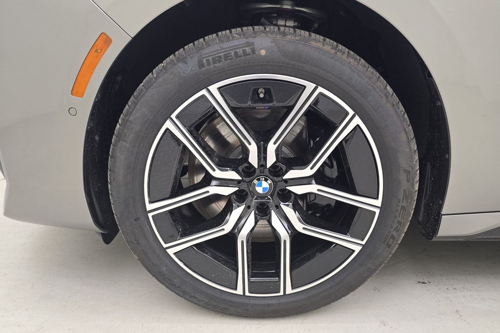 2026 Bmw 750e 750e xDrive photo 25