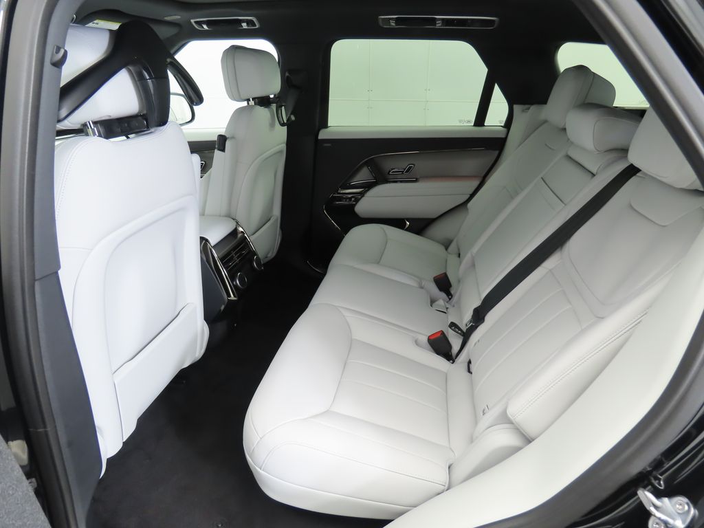 2025 Land Rover Range Rover Sport SE 23