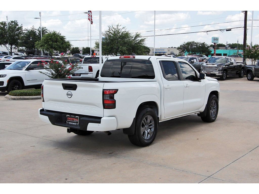 2025 Nissan Frontier SV - 3