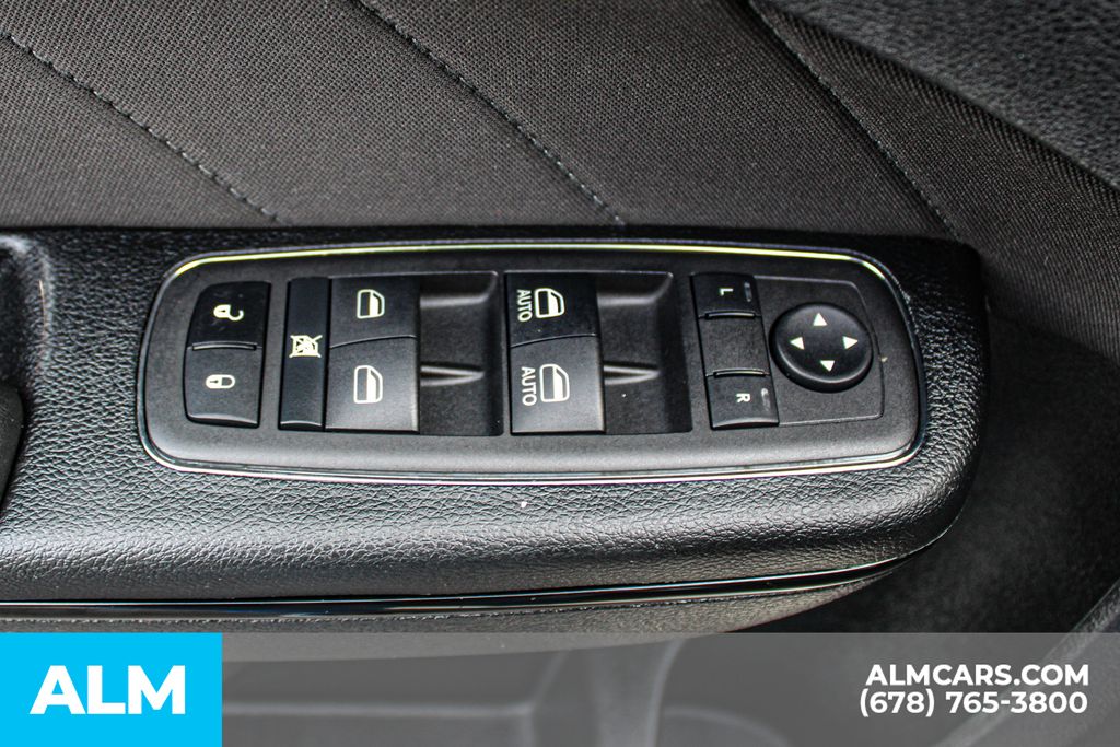 Used 2023 Black Dodge SXT image 38