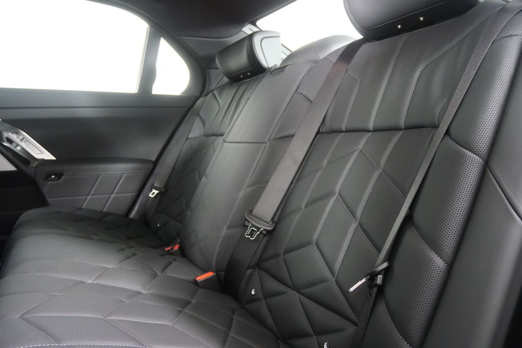 Thumbnail: 2026 BMW i7 - 15