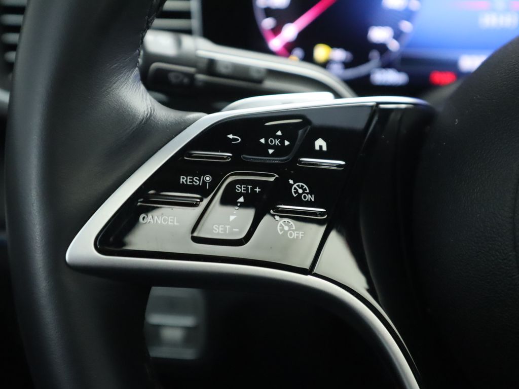 Thumbnail: 2025 Mercedes-Benz GLE - 11