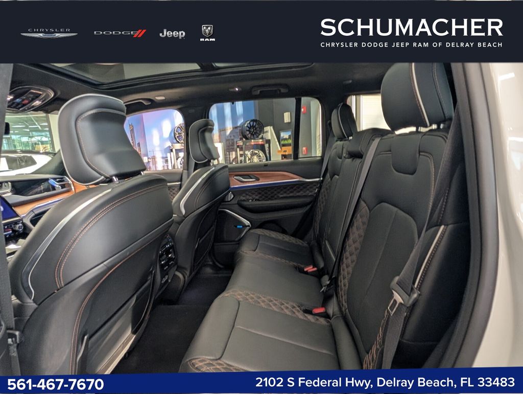 new 2025 Jeep Grand Cherokee car, priced at $71,575