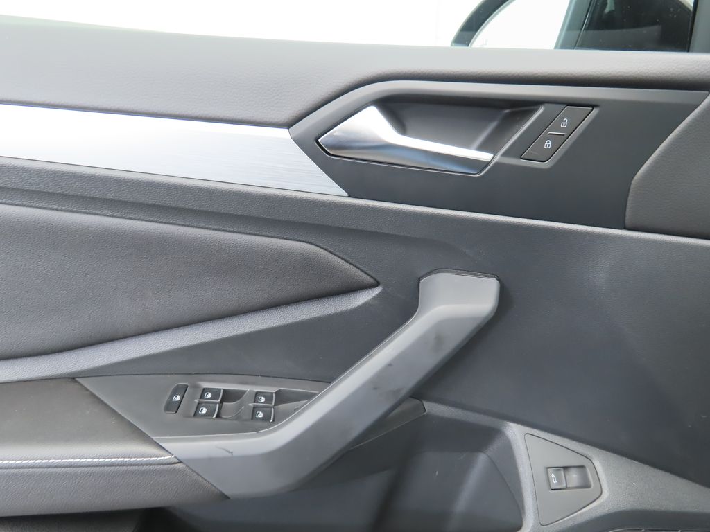 Thumbnail: 2025 Volkswagen Jetta - 24