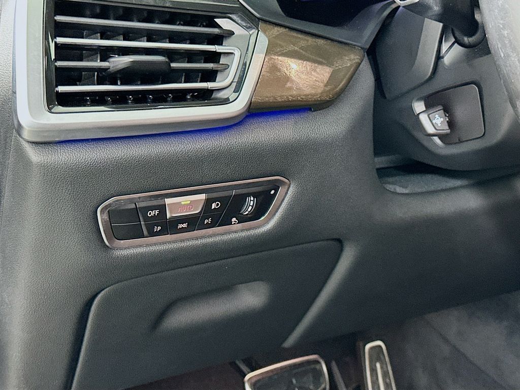 Thumbnail: 2022 BMW X5 - 10