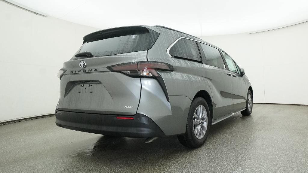 Thumbnail: 2026 Toyota Sienna - 17
