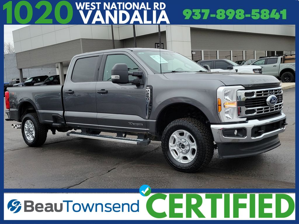Gray Metallic 2025 Ford F-250 Super Duty XLT Crew Cab 4WD Pickup Truck Four-Wheel Drive Automatic