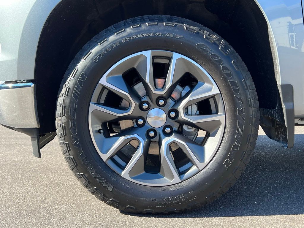 Thumbnail: 2024 Chevrolet Silverado 1500 - 22