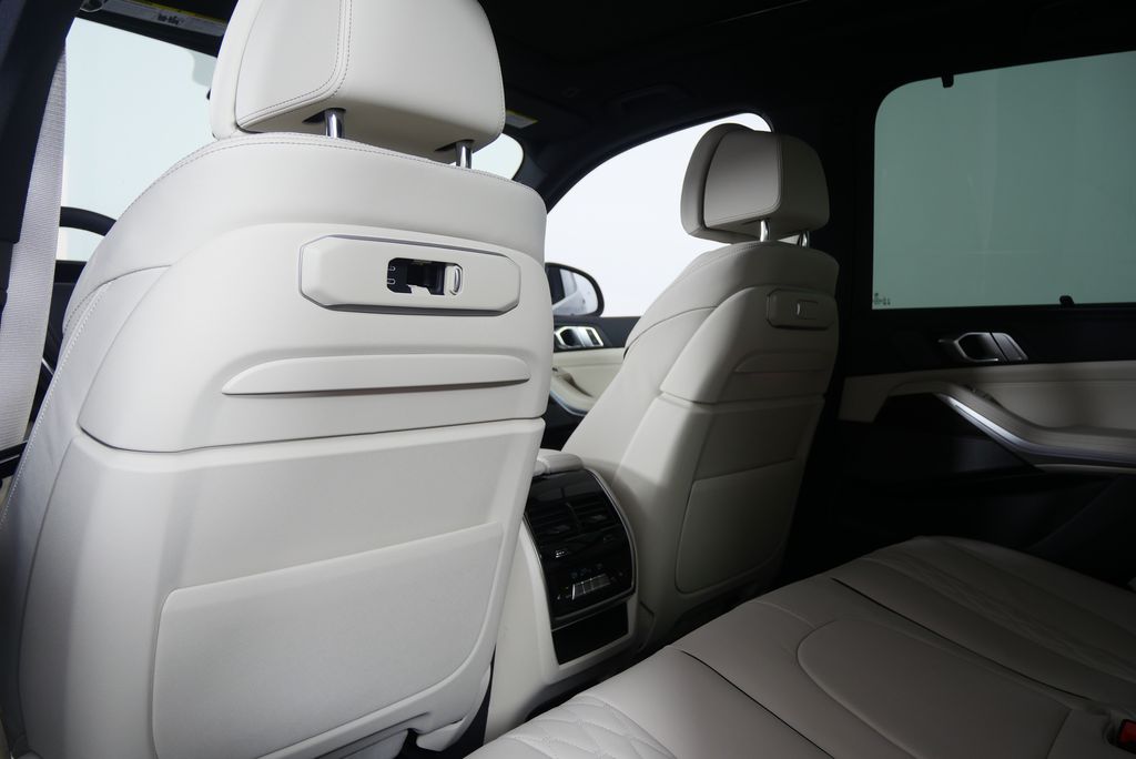 Thumbnail: 2026 BMW X5 - 17