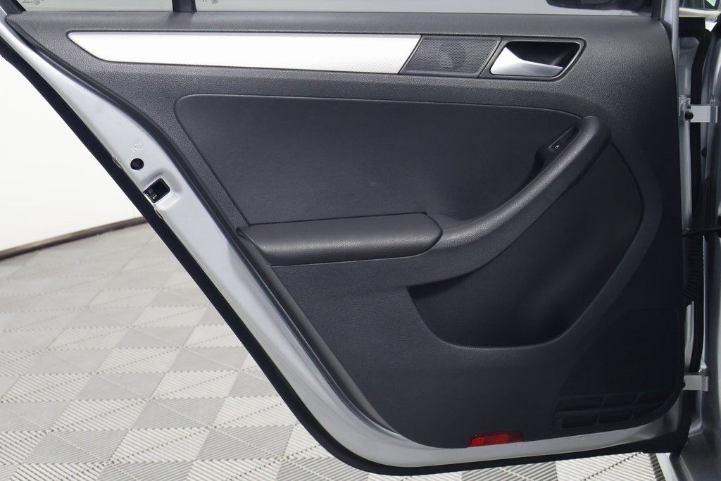 Thumbnail: 2015 Volkswagen Jetta - 13