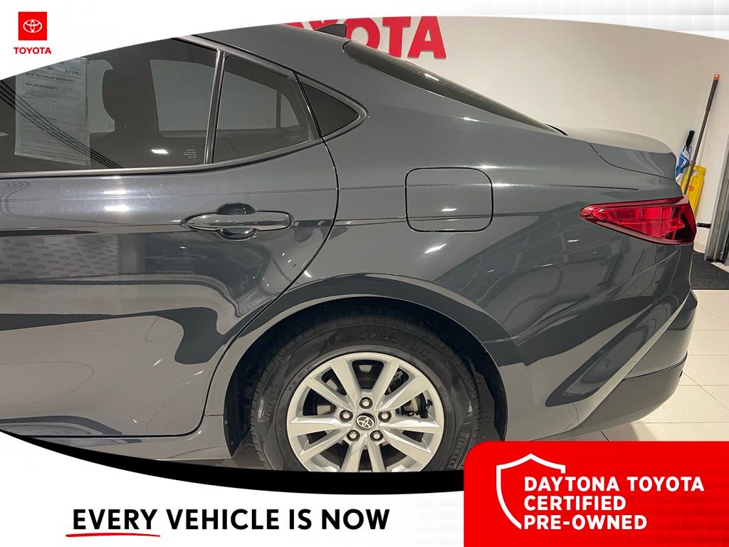 2025 Toyota Camry LE - Photo 15